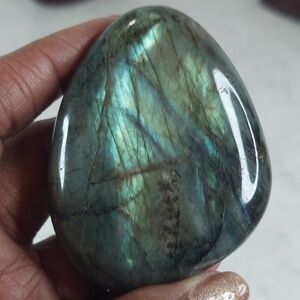 Labradorite Palm Stone | Protective & Transformative Energy for Intuition